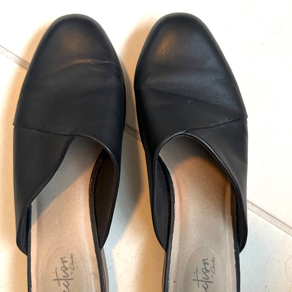 🖤🥿 Clarks Collection Slip On Mule Clog - Size 7.5 🥿🖤 - Picture 2 of 3